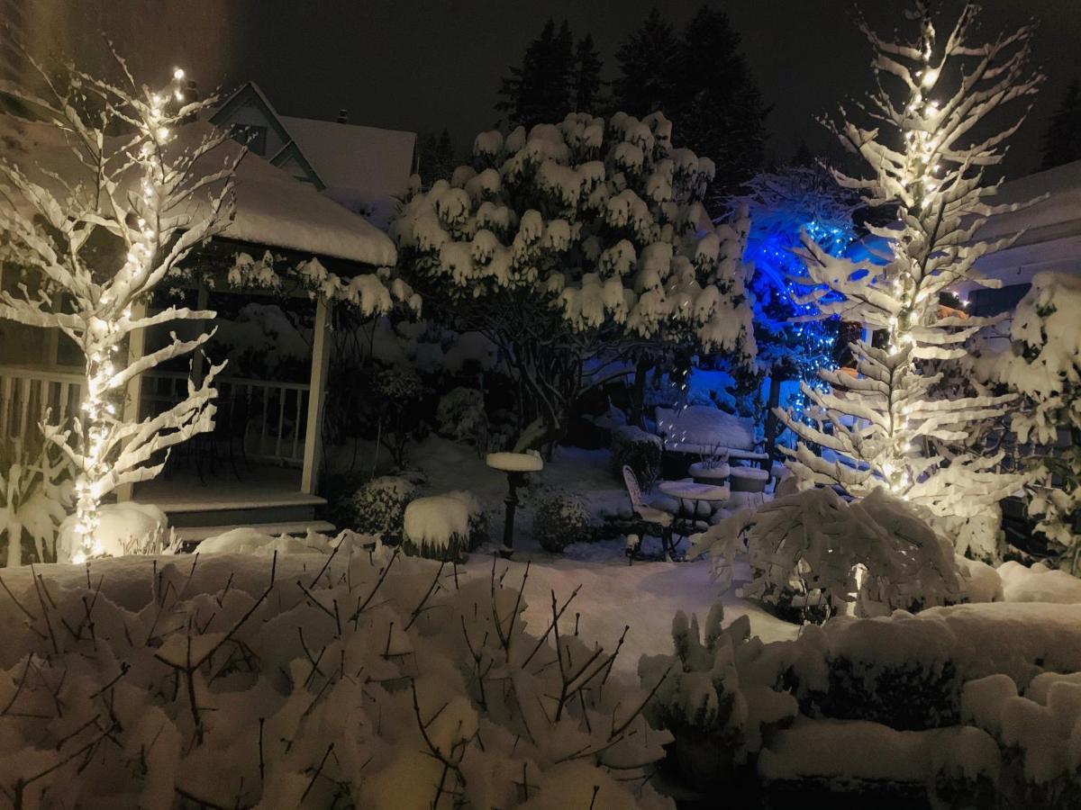 Crystal'S View Bed & Breakfast North Vancouver Ngoại thất bức ảnh