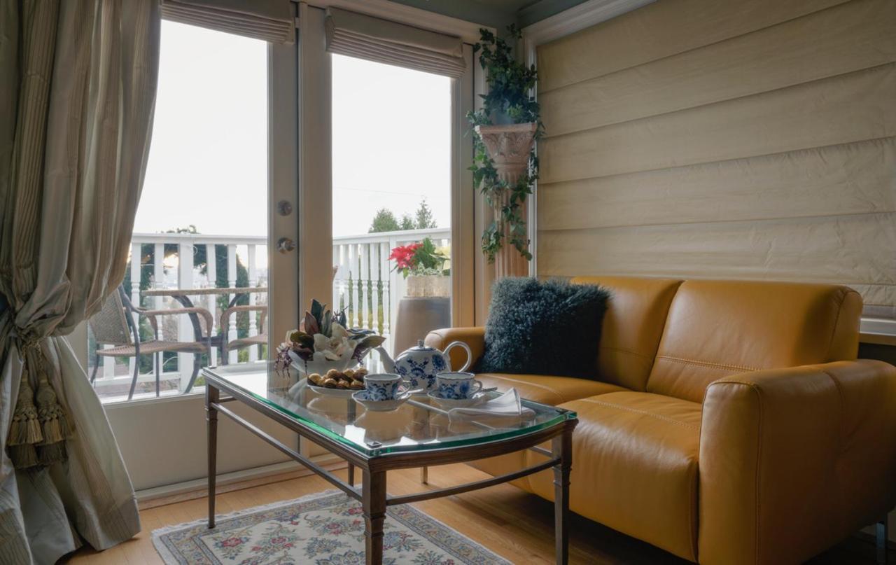 Crystal'S View Bed & Breakfast North Vancouver Ngoại thất bức ảnh